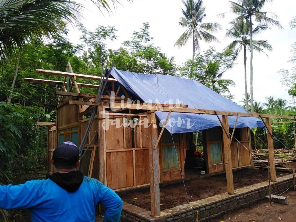 Kayu Jati Bekas Bongkaran Rumah - Jual Rumah Joglo ...